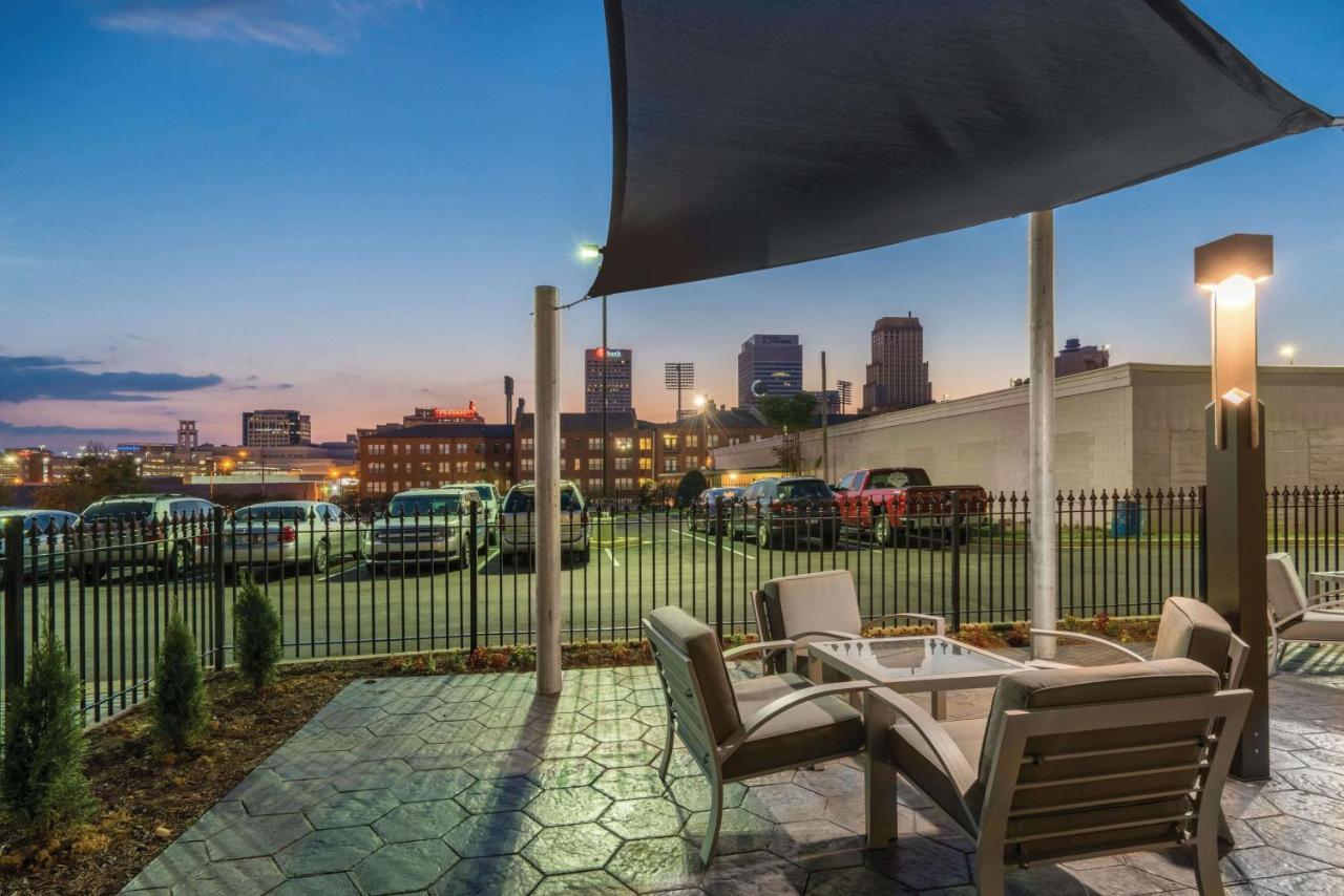 Готель La Quinta By Wyndham Memphis Downtown Екстер'єр фото